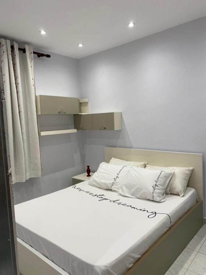 E&B Cosy Apartment Tirana Bagian luar foto