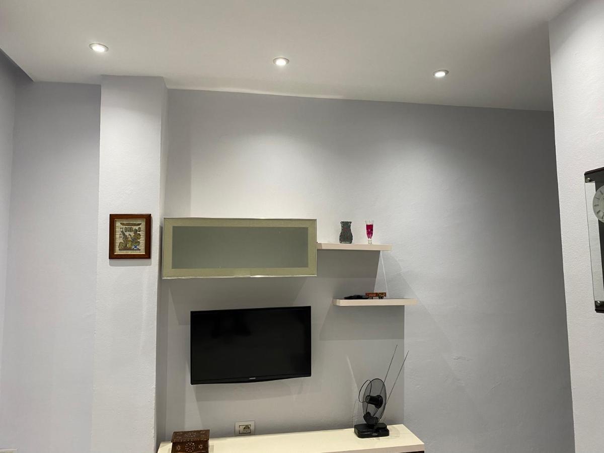 E&B Cosy Apartment Tirana Bagian luar foto