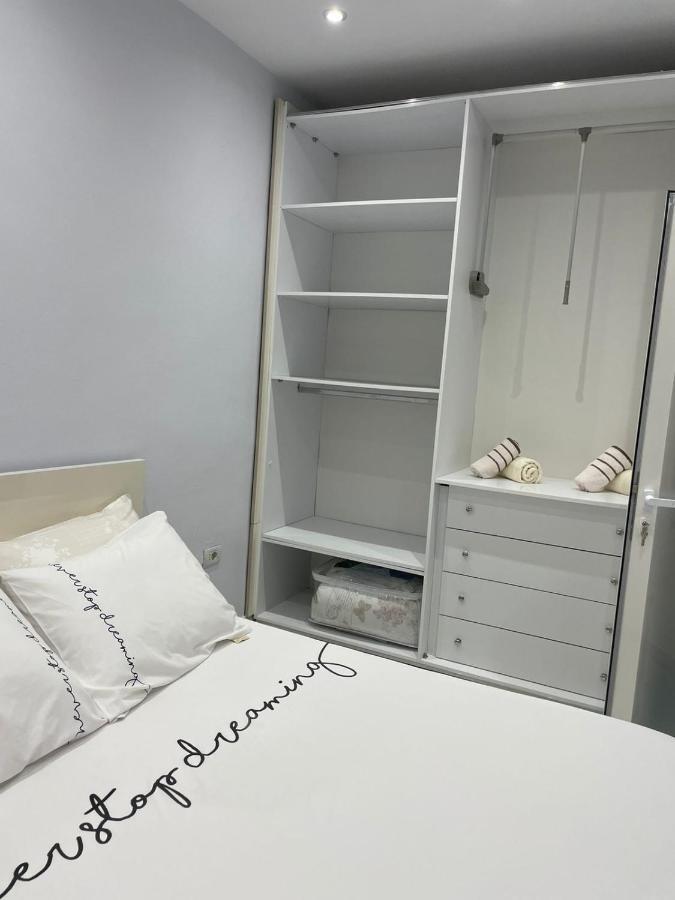 E&B Cosy Apartment Tirana Bagian luar foto