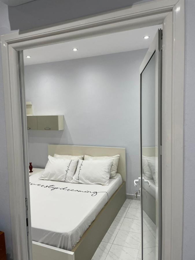 E&B Cosy Apartment Tirana Bagian luar foto