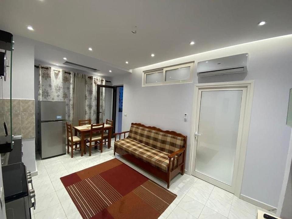 E&B Cosy Apartment Tirana Bagian luar foto