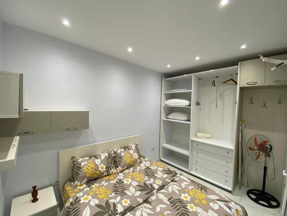 E&B Cosy Apartment Tirana Bagian luar foto