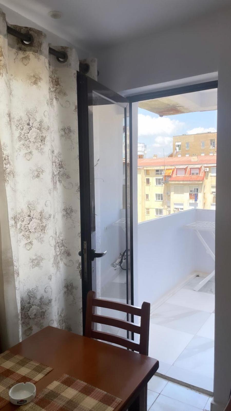 E&B Cosy Apartment Tirana Bagian luar foto