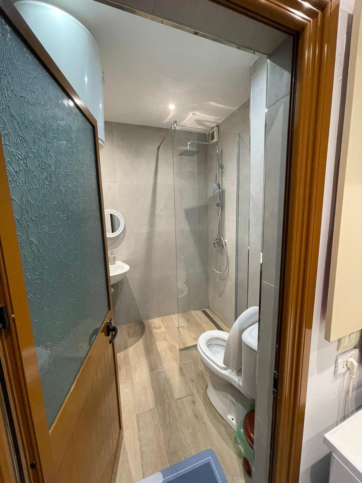 E&B Cosy Apartment Tirana Bagian luar foto
